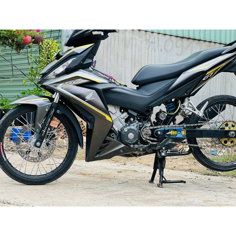 Winer V1 แสตมป์แบบถอดได้สีดําทอง