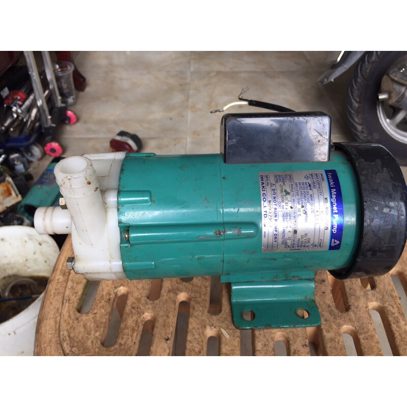 ปั๊มเคมีญี่ปุ่น Zin 200 V/ 135 W, New 90% / IWAKI MD -40R / Q=2.400 ลิตร .h , H= 4-6 ม.