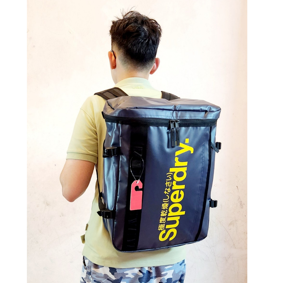 Superdry Fuse box กระเป๋าเป้กันน้ํา