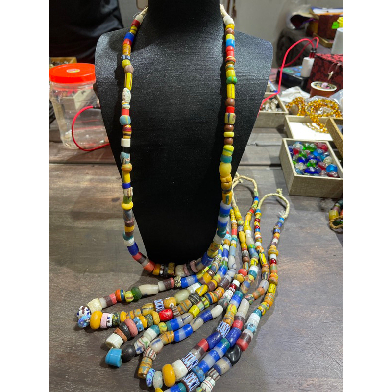 ทิเบต lapis lazuli ที่มีสีสัน nepal lapis lazuli แห่งโชคลาภ หินฮวงจุ้ย