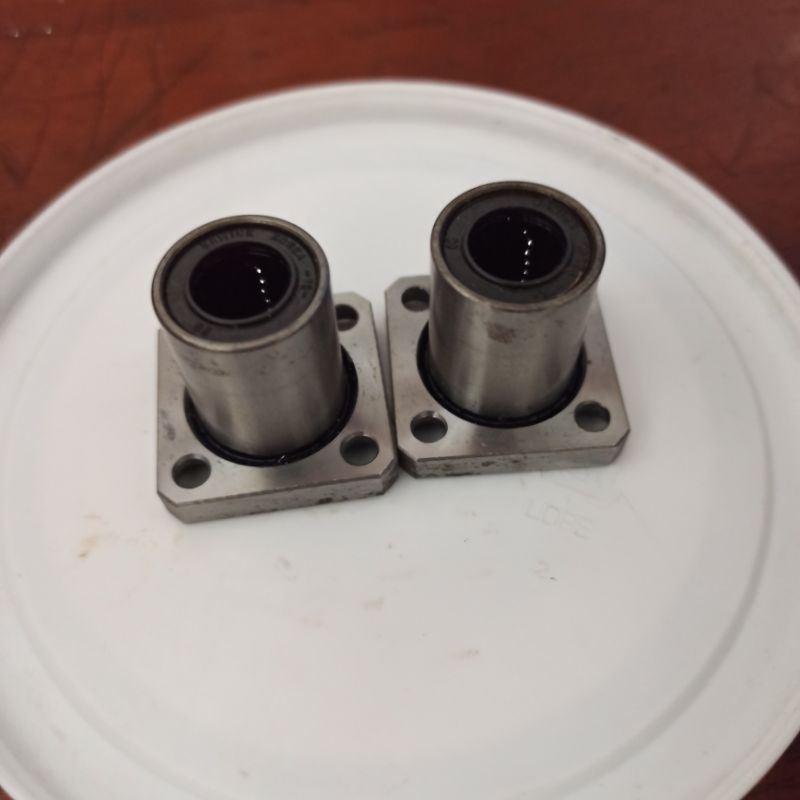 สไลเดอร์กลม LMK8UU LMK10UU LMK12UU LMK16UU LMK20UU LHIFCM16