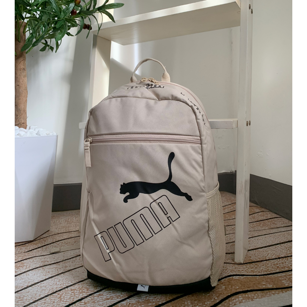 Puma Backpack สีน ้ ําตาลอ ่ อน XD ของแท ้ ผู ้ ชายผู ้ หญิง ( กระเป ๋ าเป ้ สะพายหลัง Pu.ma สีน ้ ําตาลอ ่ อน ) - Fashionable, Sports,, Travel Backpack