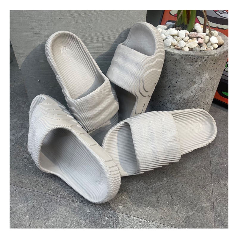 [ของแท้] Light BROWN ADILETTE 22 รองเท้าแตะ สายรัดแนวนอน (HQ4670)