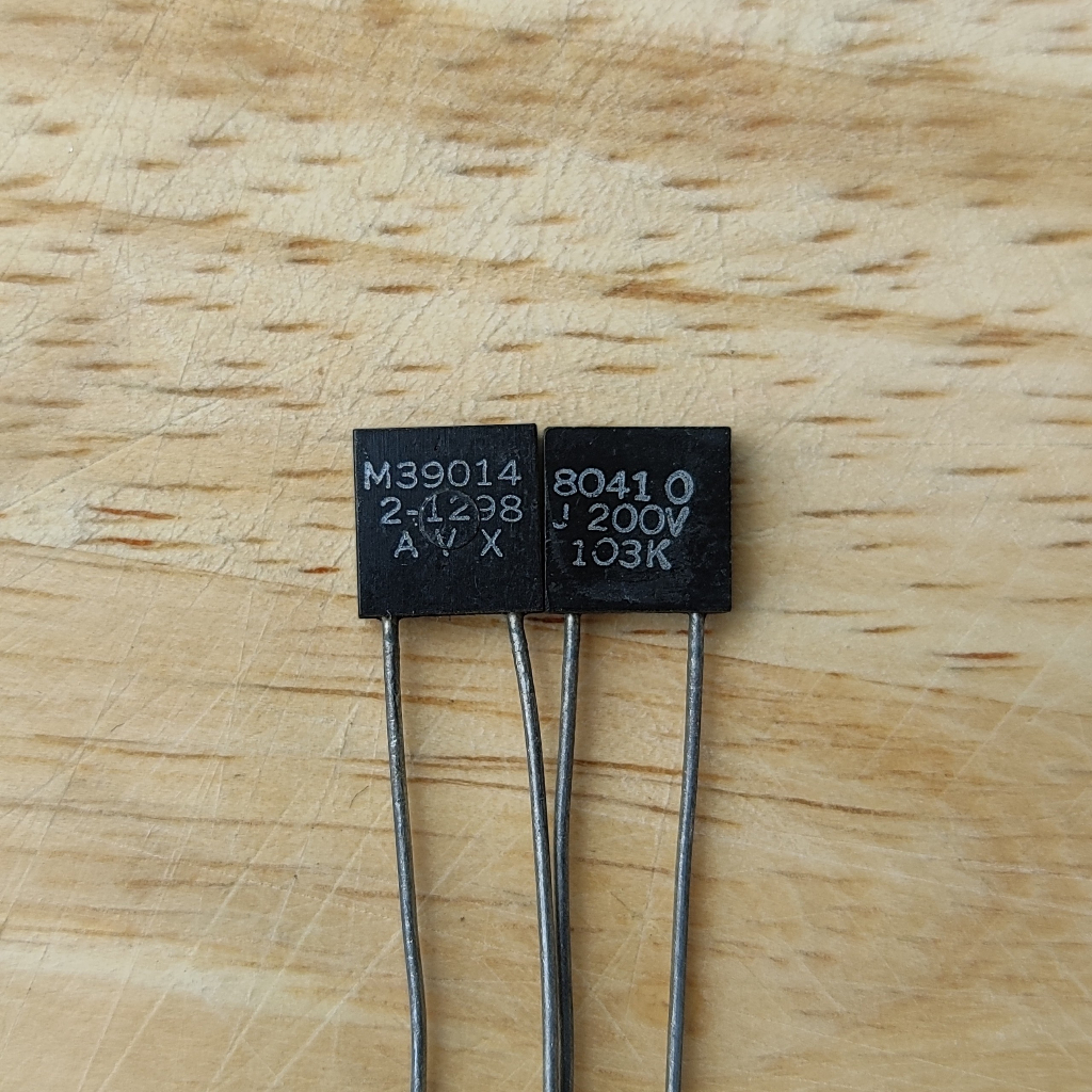 AVX ตัวเก็บประจุเซรามิก 0.01uF/200V M39014/2-1298 (NOS)