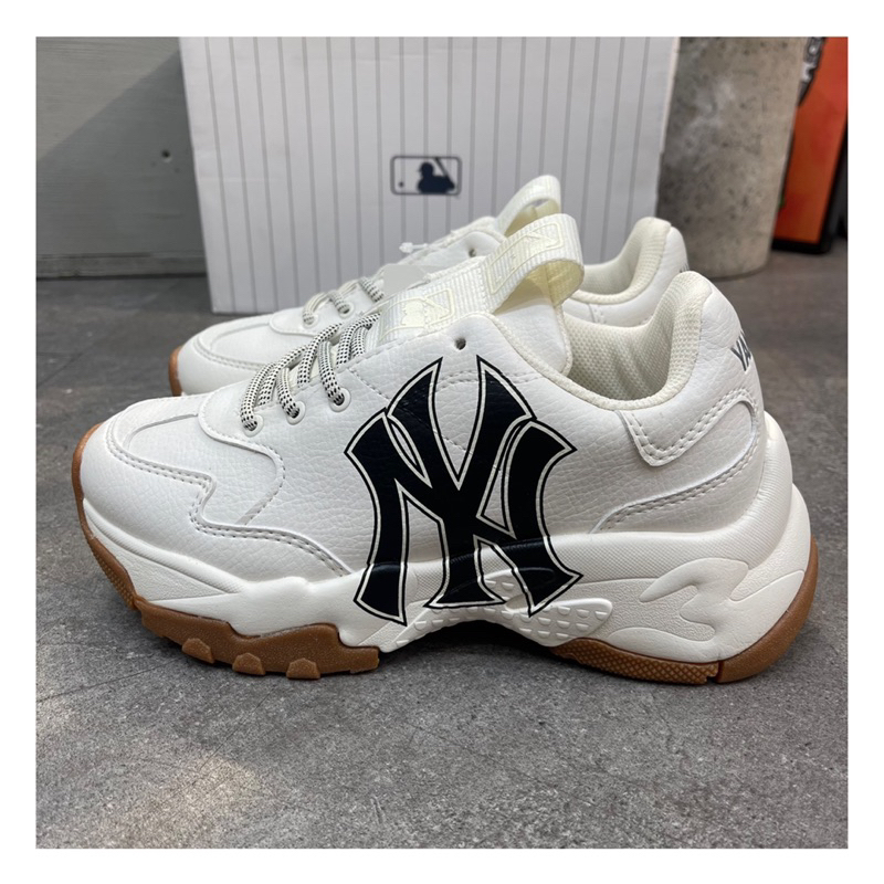 รองเท้า MLB Big Ball chunky New York Yankees NY Gum - 3ASHC601N