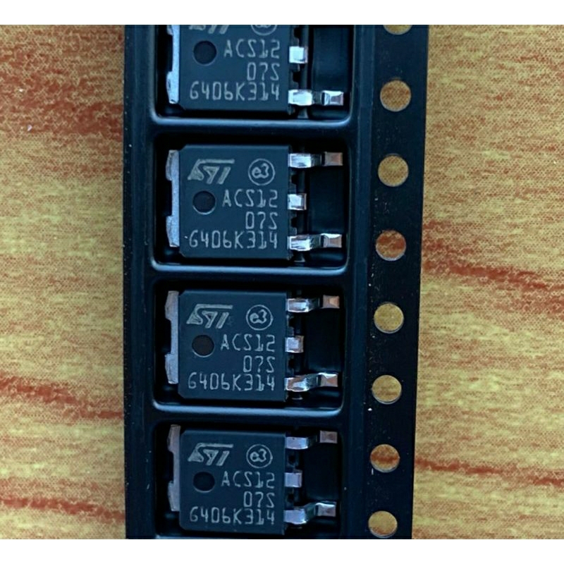 Acs1207 ACS1207S ACS12-07SB ACS120-7SB TO-252 2A 700V Triac สติกเกอร์ใหม่ของแท้ ST 100% (1 ชิ้น)