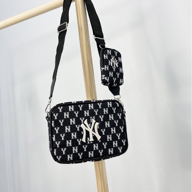 คุณภาพสูง ML B MONOGRAM JACQUARD mini crossbody bag ผ้าใบกันน้ําน้ําหนักเบา มาพร้อมกระเป๋ามินิใบเล็ก