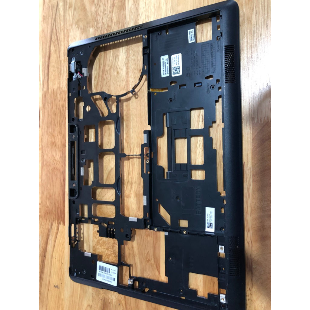 แล็ปท็อป Dell Latitude 5450 E5450 D ด้านข้าง