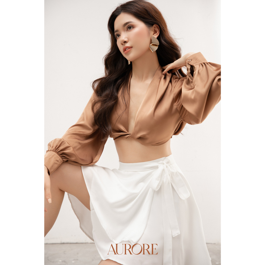 เสื้อครอปผ้าไหม Layla - Aurore Cloth