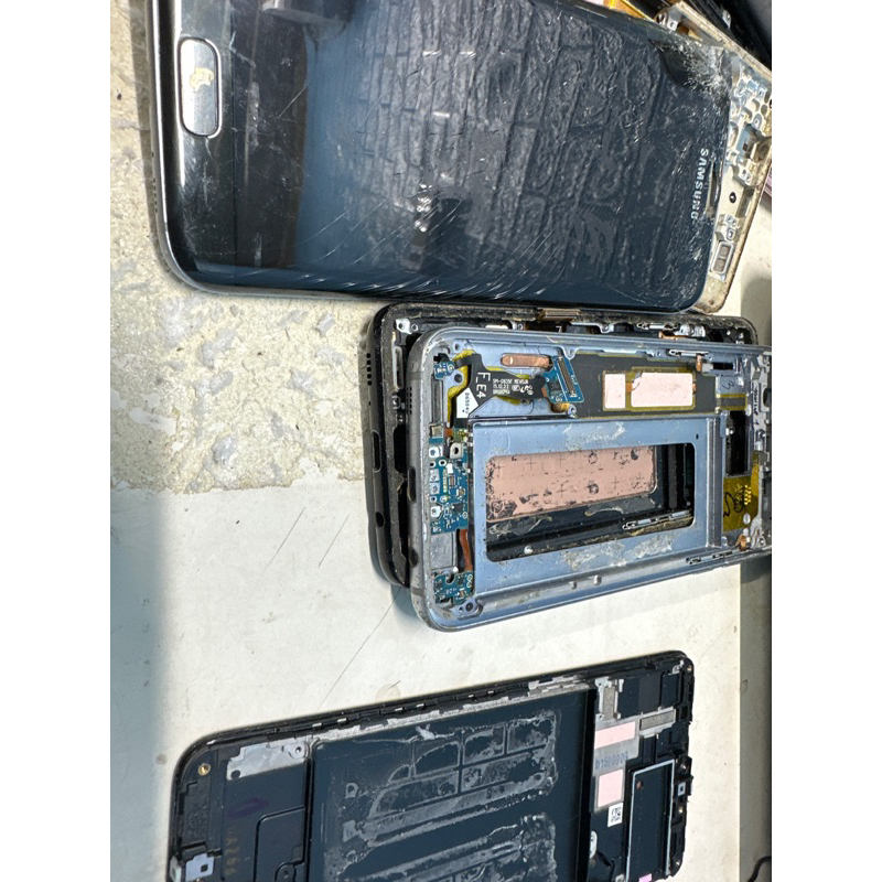 กรอบจอแตกปิด S6 edge plus..ok