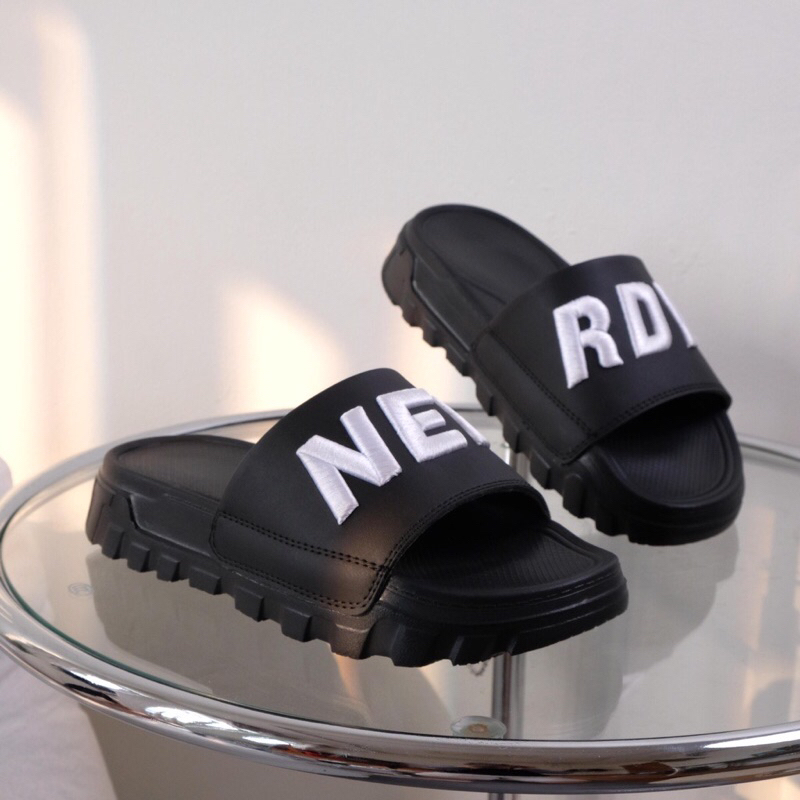 รองเท้าแตะผู้ชาย NERDY สีดํา High Sole Simili สายหนังปักลายตัวอักษร 3D - Hottrend 2025 ขนาด 37-43 - 