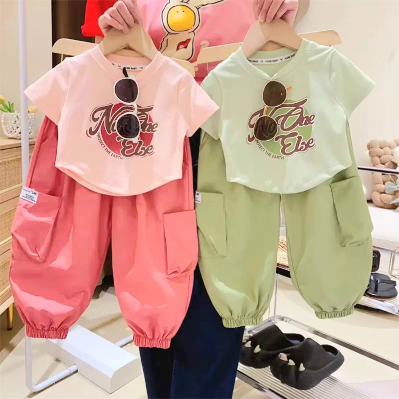 ชุดเด็กผู้หญิง - ชุดเสื้อครอปและกางเกง จ๊อกกิ้ง คุณภาพสูง พร้อมกล่องสําหรับเด็กทารกตั้งแต่ 10-28กิโลกรัม