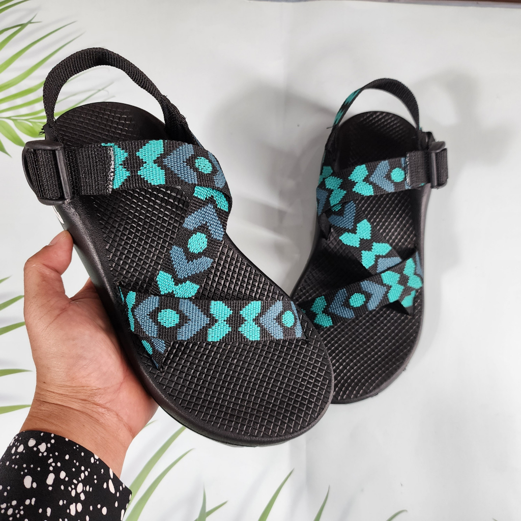 รองเท้าแตะผู้ชาย Chaco รองเท้าแตะรัดส้นหลัง Chaco เรียบหรู รหัส Blue Heart TG05