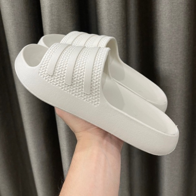 รองเท้าแตะรัดส้นผู้ชายและผู้หญิง AYOON มาแรงสุดๆ