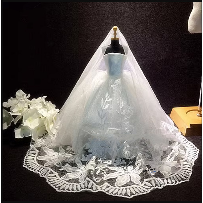 ชุดวัสดุสําหรับตัดเย็บชุด WEDDING ของคุณเอง - INCLUDED Full Mannequin Model Creative Wedding Anniver