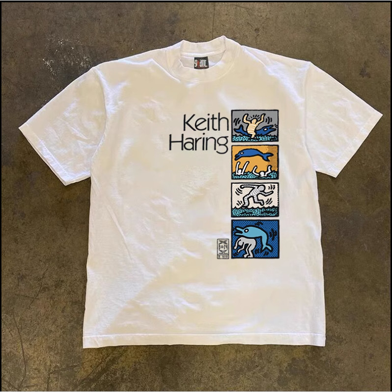 Keith Haring เสื้อยืดคอกลมสําหรับผู้ชายและผู้หญิงลายเรียบง่ายสไตล์ไดนามิกอ่อนเยาว์วัสดุผ้าฝ้ายนุ่ม