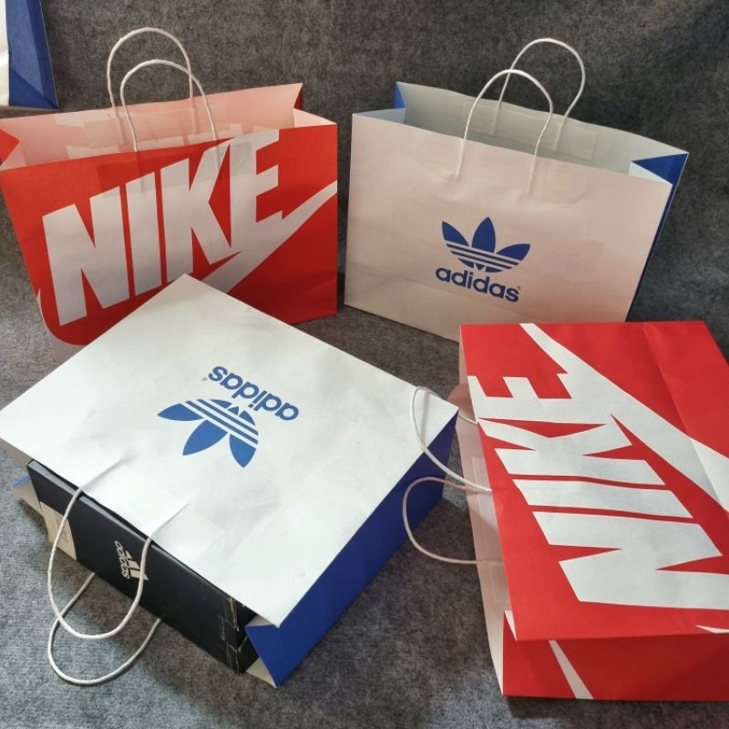 ถุงกระดาษ Nike ถุงกระดาษ Adidas ขนาดใหญ่สําหรับเป็นของขวัญ