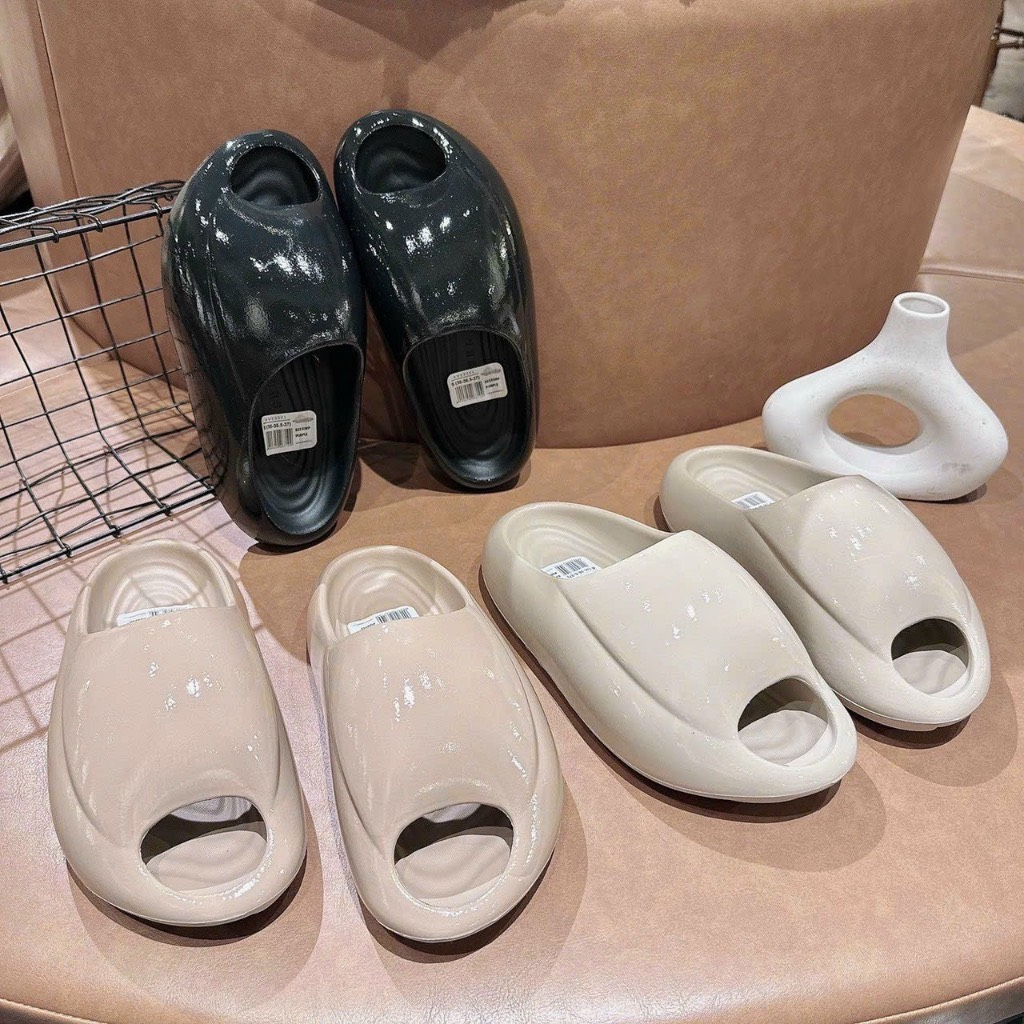 รุ่นใหม่ รองเท้าแตะ เรือ ที่มีพื้นรองเท้าเพิ่มความสูงซูเปอร์ไฟมาตรฐานคุณภาพสูง 1 - 1 เย็น เรือ รองเท้าแตะขนมปังชายแล