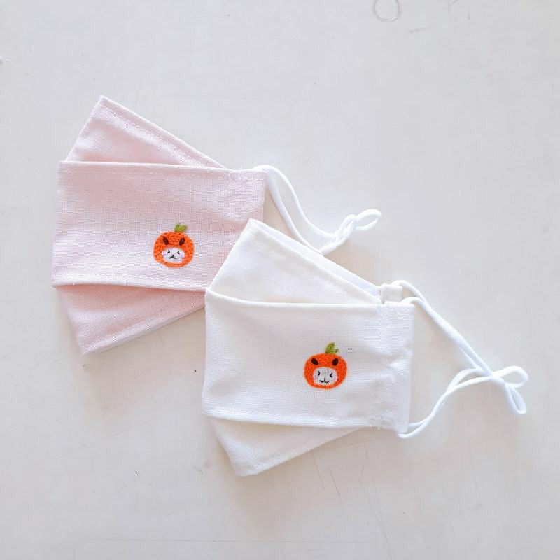 [April Shop] หน้ากากผ้าลินิน 3 มิติ ปักลายหมีสีส้ม