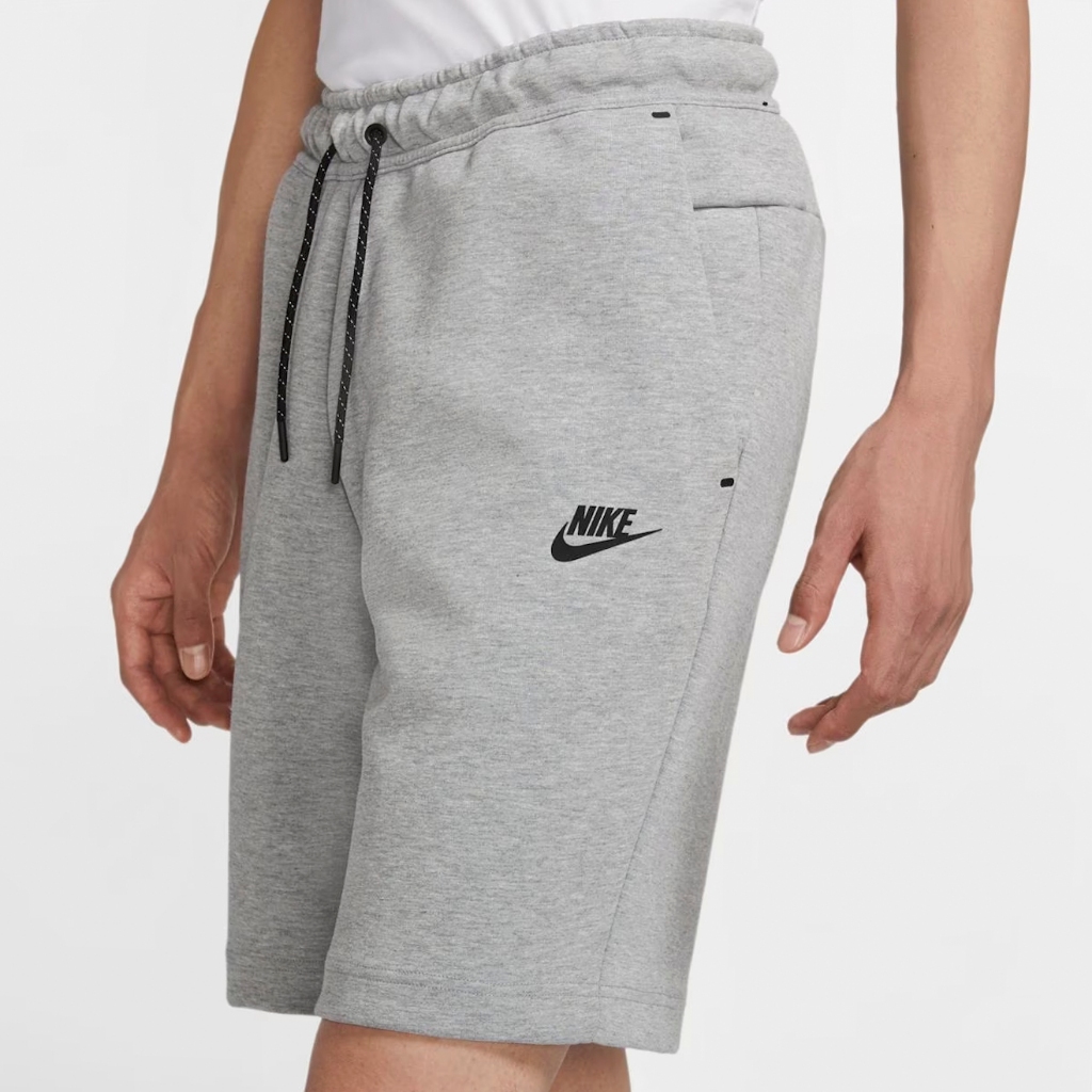 NIKE TECH FLEECE KNIT SHORT - สีเทา