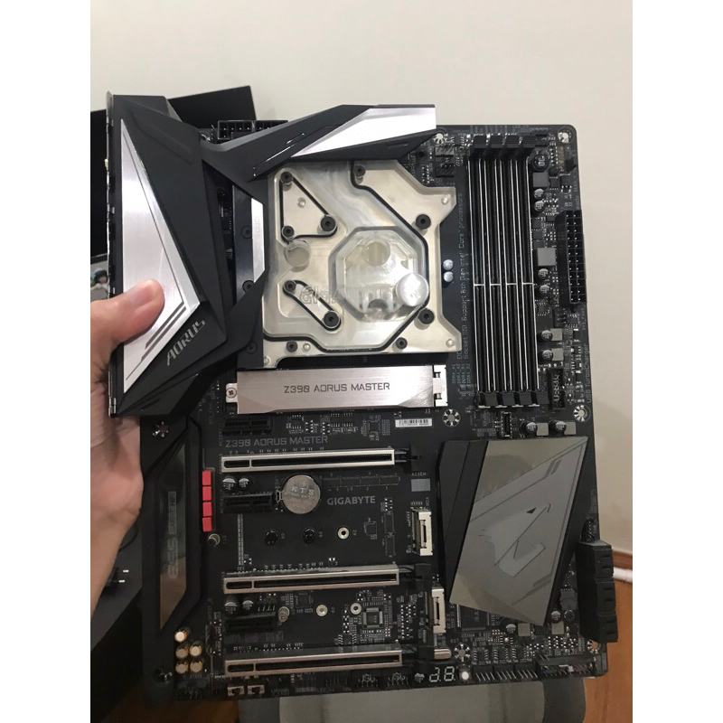 Z390 AORUS MASTER พร้อม GIGABYTE EK BLOCK