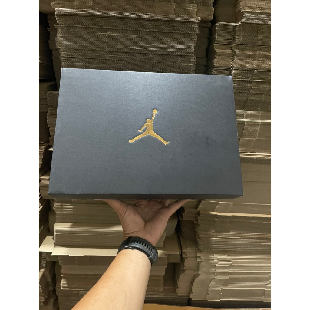 Combo 5 Boxes รองเท้าและรองเท้าแตะ NIKE JORDAN ของแท้สีดํา