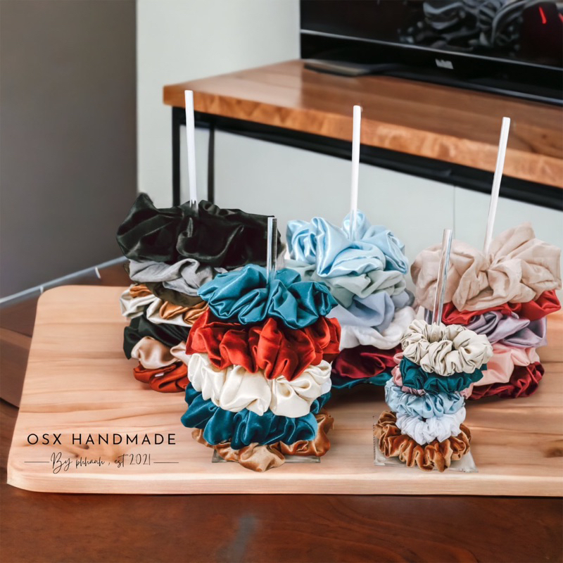 Scrunchie Holder - คอพลาสติกใสสําหรับห้อยเชือก Scrunchie จาก OSX Handmade