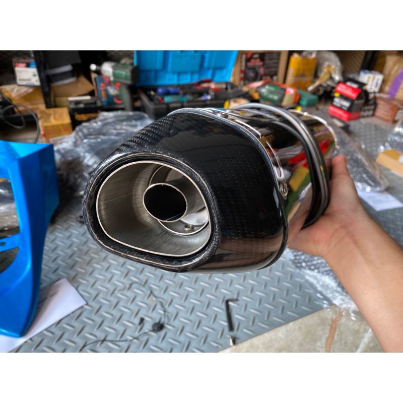 หัวภายนอก CNC สําหรับ Yoshimura R77 / Akarpovic R2