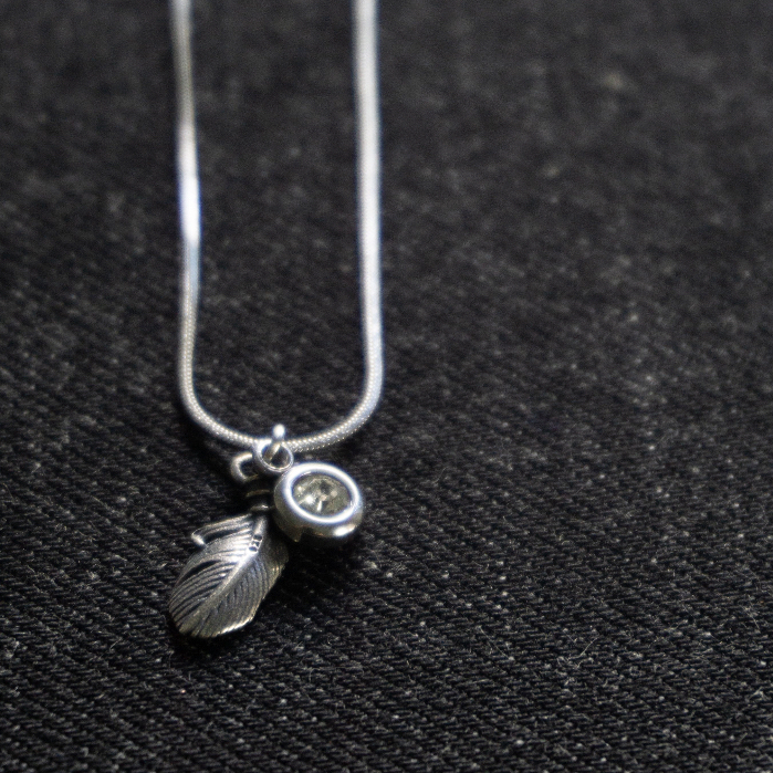 สร้อยคอขนนก - สร้อยคอ DRM gf