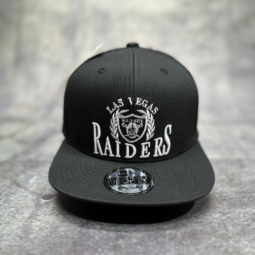 หมวกแนวนอน Raiders พร ้ อมโลโก ้ บัฟฟาโลปัก