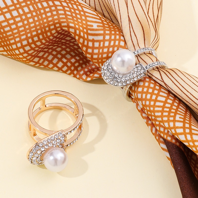 CK01 SILK SCARF WITH STONE และ JEWELS -