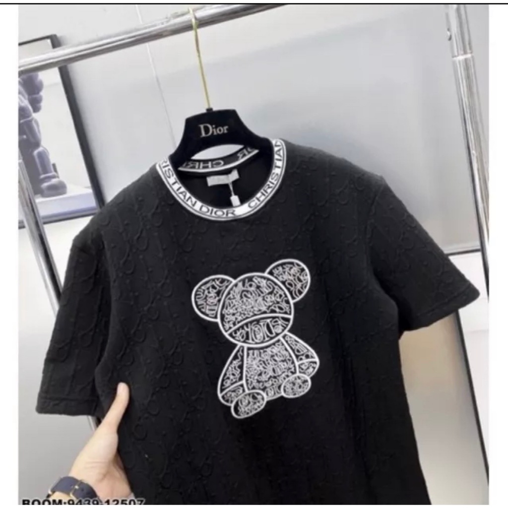 LV Boy Street Embossed mens T-SHIRT คุณภาพสูง ROUND NECK PICTURE