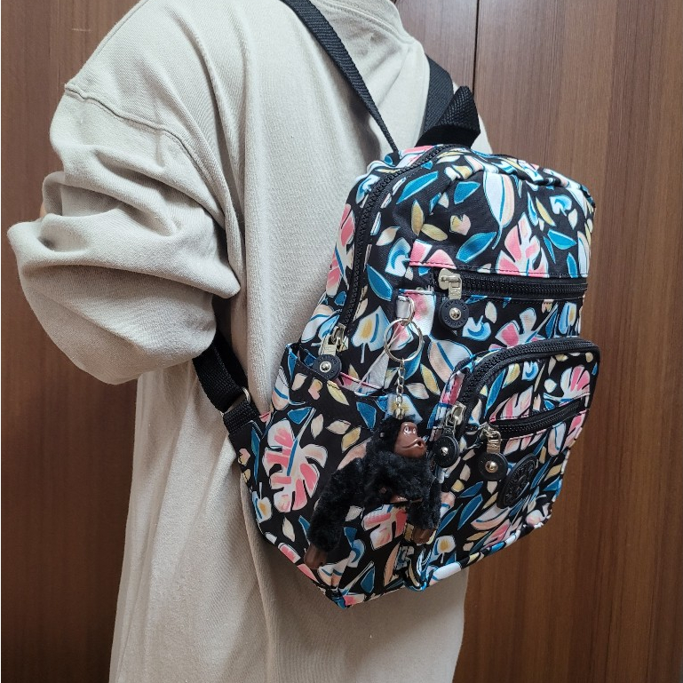 KT Patterned Backpack 25X31X10cm กระเป๋าเป้พร้อมพวงกุญแจ กระเป๋าเป้ผ้าร่มกันน้ํา KL168 (รูปถ่ายจริง)