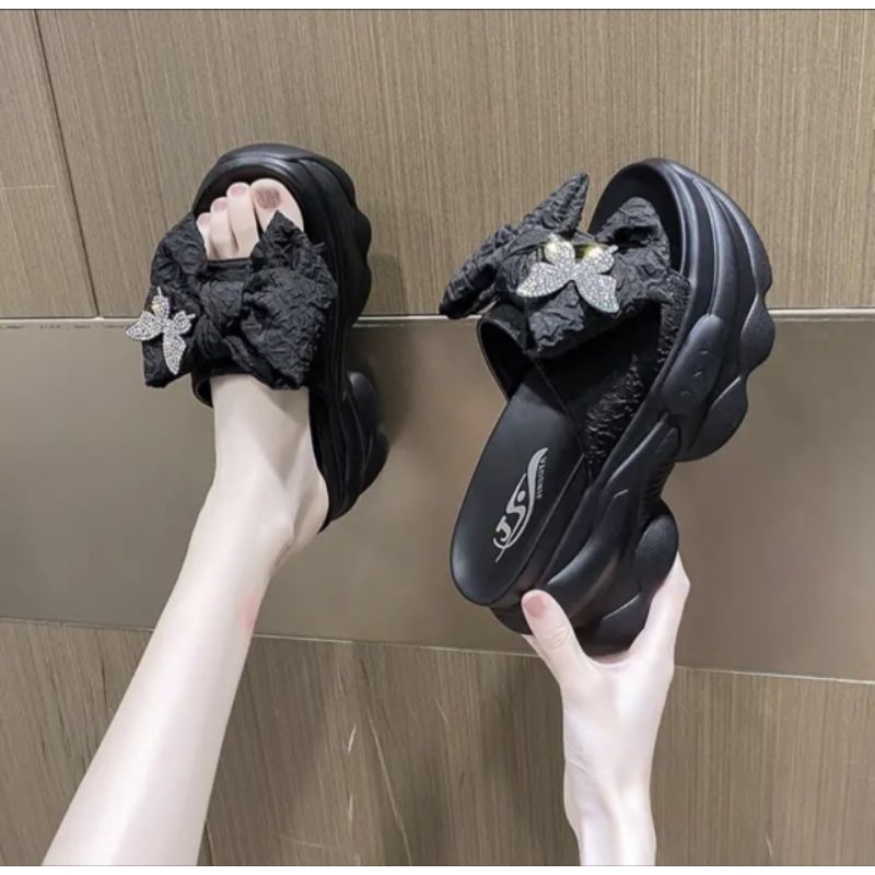 HH BREAD SLIPPERS 9P QC