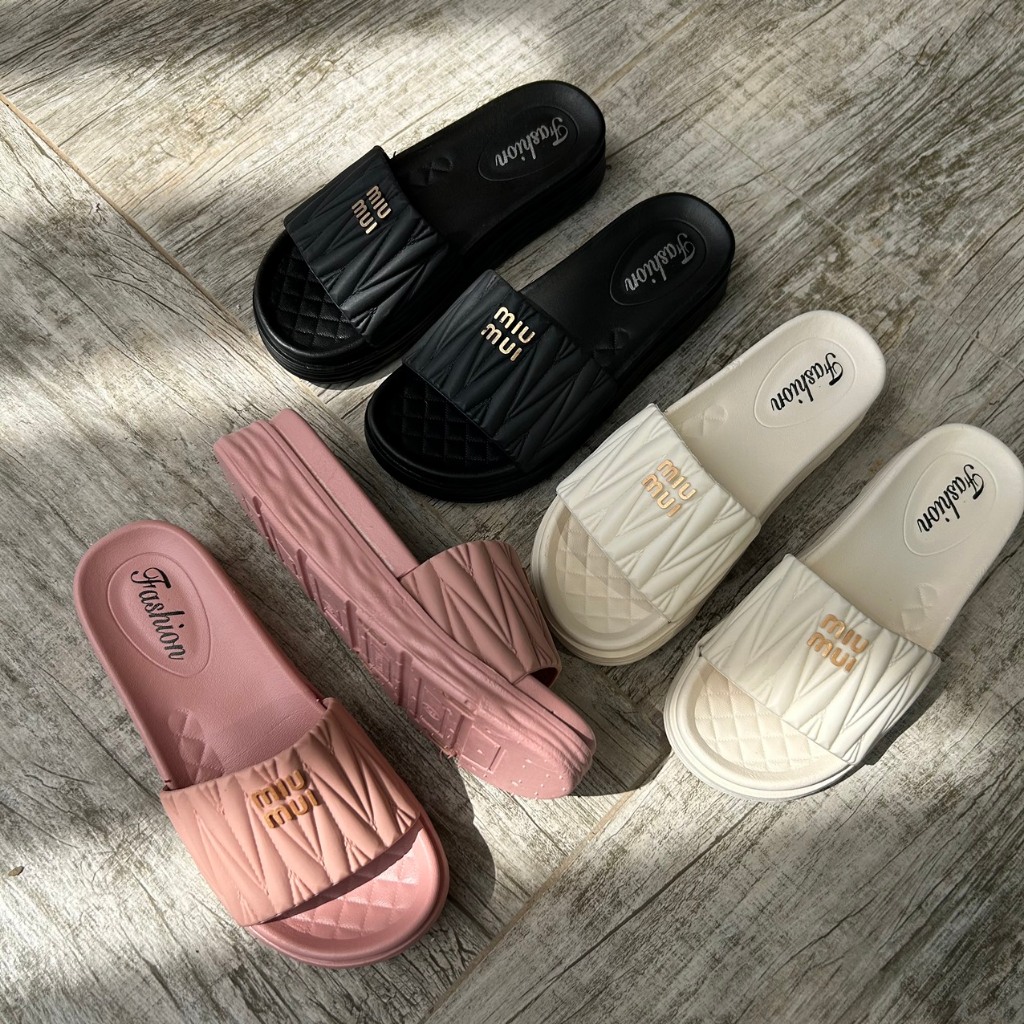 [HCM] รองเท้าแตะจับจีบสําหรับผู้หญิง Miumiu พร้อมพื้นรองเท้านวด