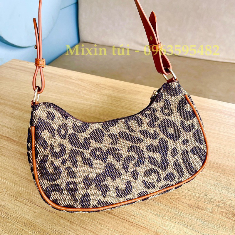 กระเป๋าผ้า LEOPARD**