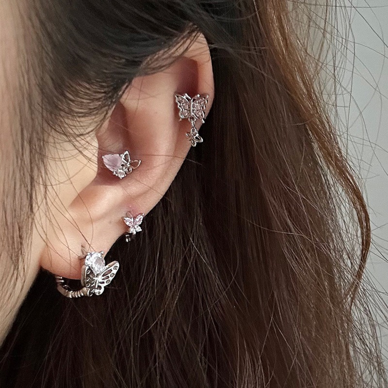 บาท106_คลิปหนีบขอบรูปผีเสื้อชุบเงินสําหรับผู้หญิงที่กอดหูด้วยหินสีชมพูสวยหรูสไตล์เกาหลี โบโฮ