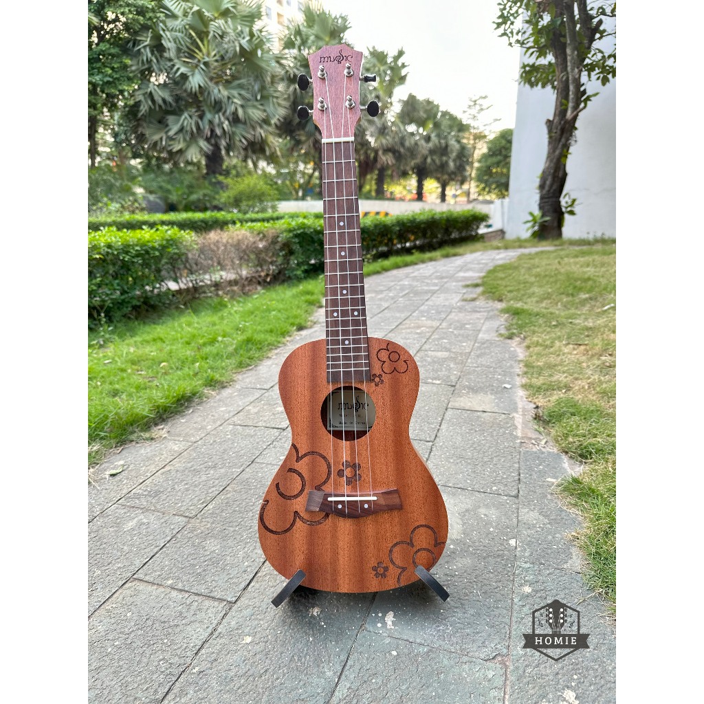 UKULELE CONCERT 23 DARK WOOD FLOWER MUSIC