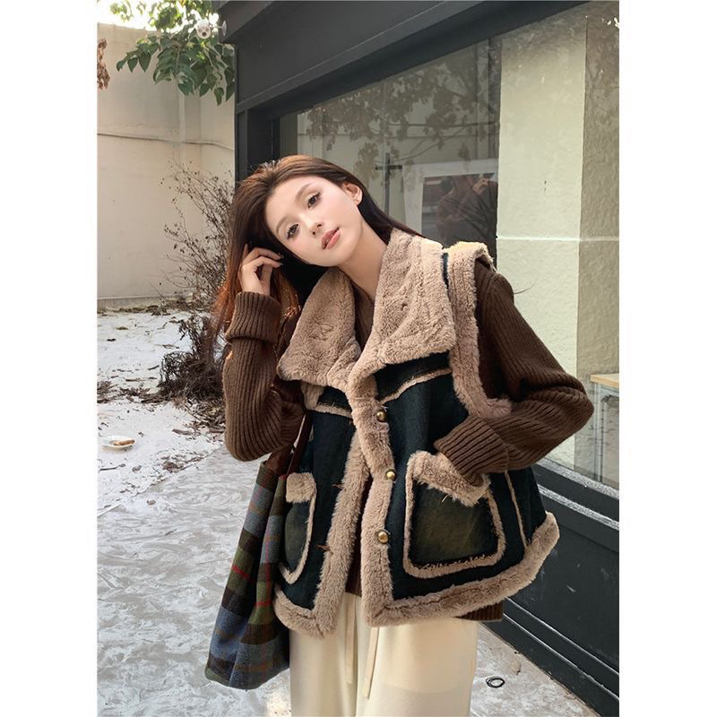 QC Fur Trim Jean Gile