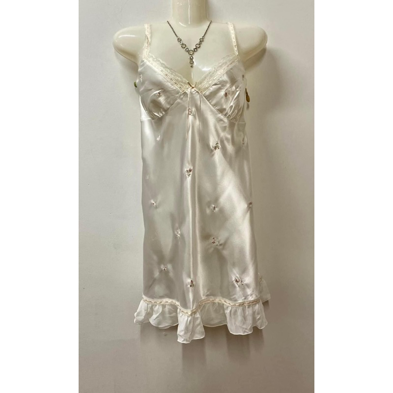 [สหรัฐอเมริกาผลิตภัณฑ์] SATIN NIGHT DRESS WITH DELICATE FLOWER EMBROIDERY FOR LADIES - MORGAN TAYLOR