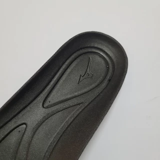 MIZUNO [ฟรีกล่องป้องกัน] แผ่นรองพื้นรองเท้า มิซูโน่ กันลื่น นุ่มสุดๆ เบาสุดๆ