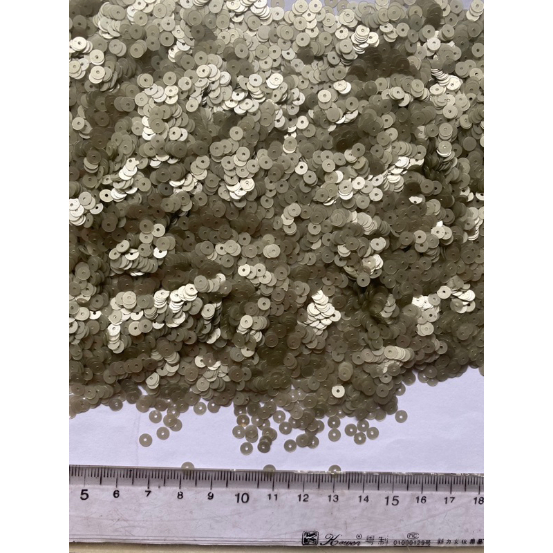 SA 30g 4mm เลื่อมแบน สีเทา