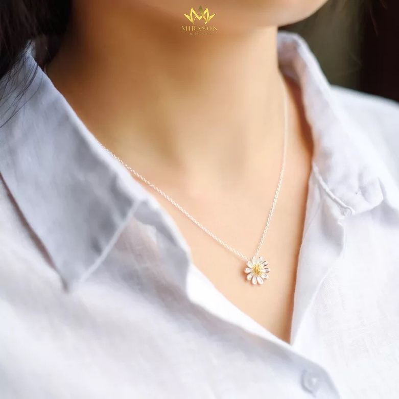 S925 สร้อยคอเงินสําหรับผู้หญิงที่มีดอกเบญจมาศน่ารัก - MIRASON MDC0428
