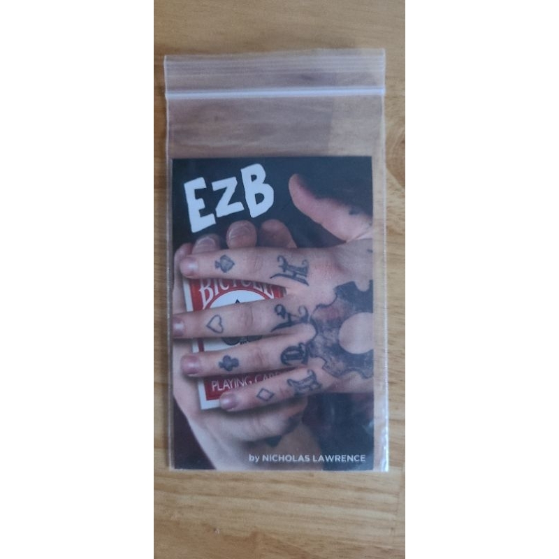 กิมมิค EZB โดย Nicolas Lawrence