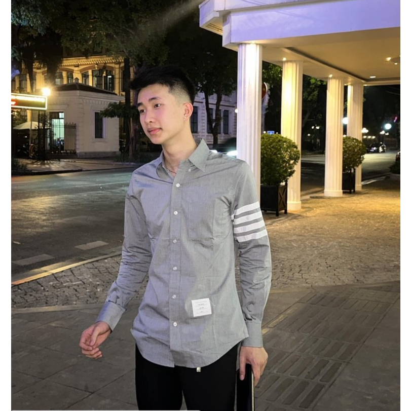 Thome Browne Shirt สีเทา ปักลายแขน 4 แถบ และโลโก้ตัวอักษรหน้าท้อง เสื้อ Somi Tom สีเทาแถบแขน 4 แถบ H