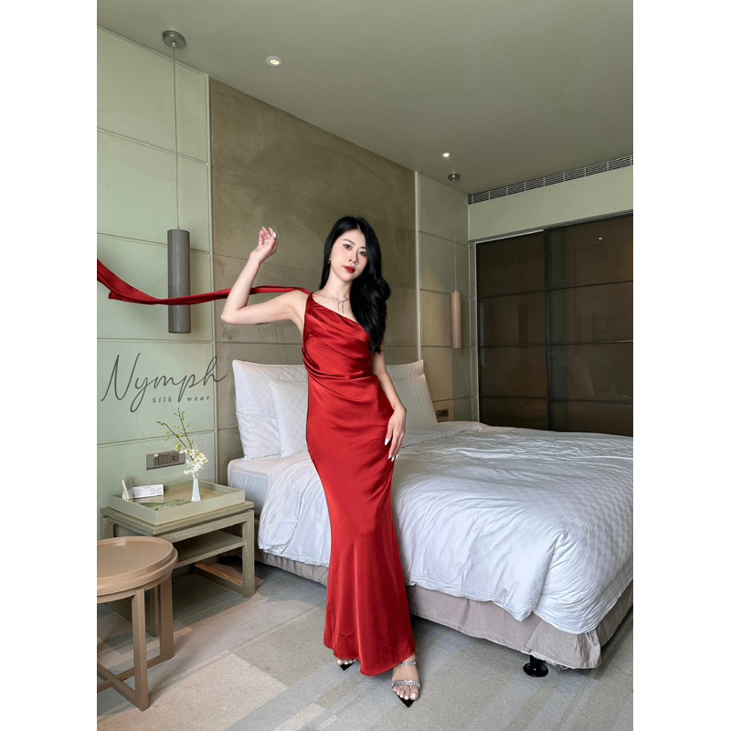 ชุดเดรสปาร์ตี้ผ้าไหมคล้องคอระดับไฮเอนด์เคลลี่ -ใช้ผ้าไหมซูโจวคุณภาพสูงพร้อมการออกแบบแฟชั่นนอกของ NYM