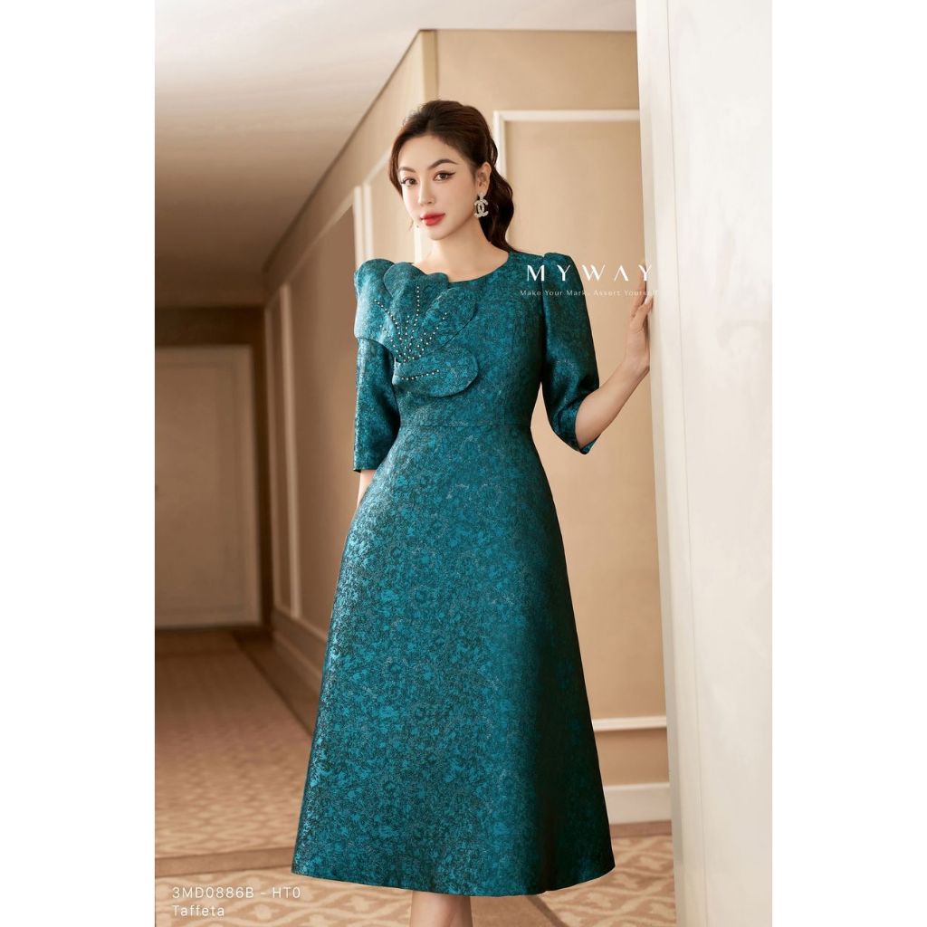 MY WAY ชุดเดรสปาร์ตี้ผู้หญิงหรูหราและมีเกียรติดอกไม้บาน Applique 3MD0886BW HT0 DB