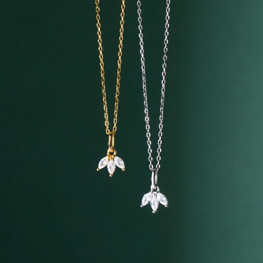 HAS สร้อยคอเงินดอกไม้ 3 กลีบ – HDC84