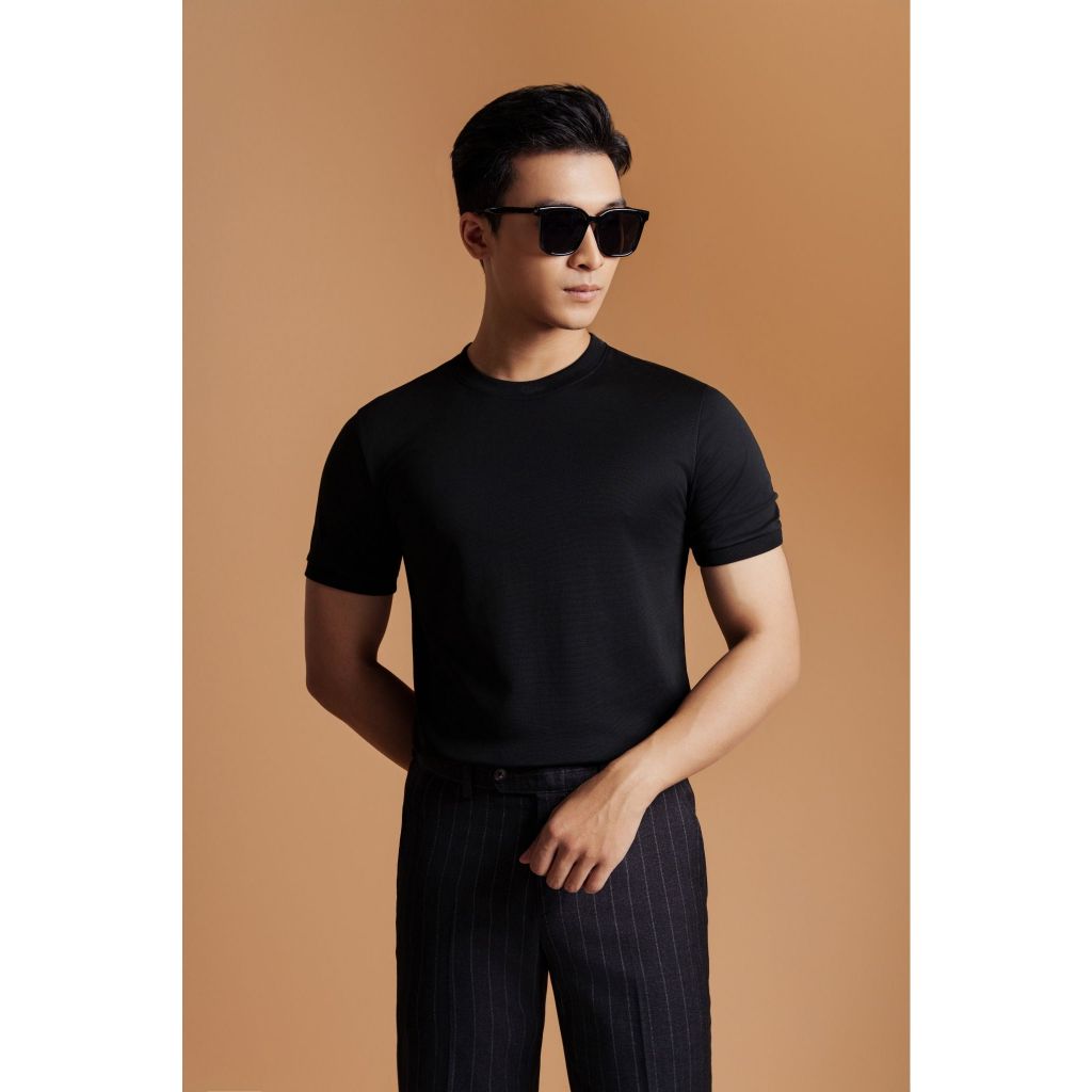 ADAM STORE เสื้อยืดผู้ชาย PLAIN สีดํา AP147D