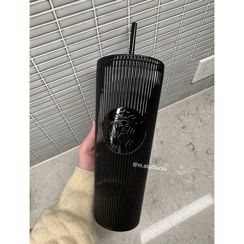 [ของแท้] Cold Cup Starbucks US 2024 Black Pleated Metallic Core Tumbler 24oz